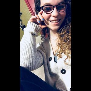 Meet your Posher, Abigail